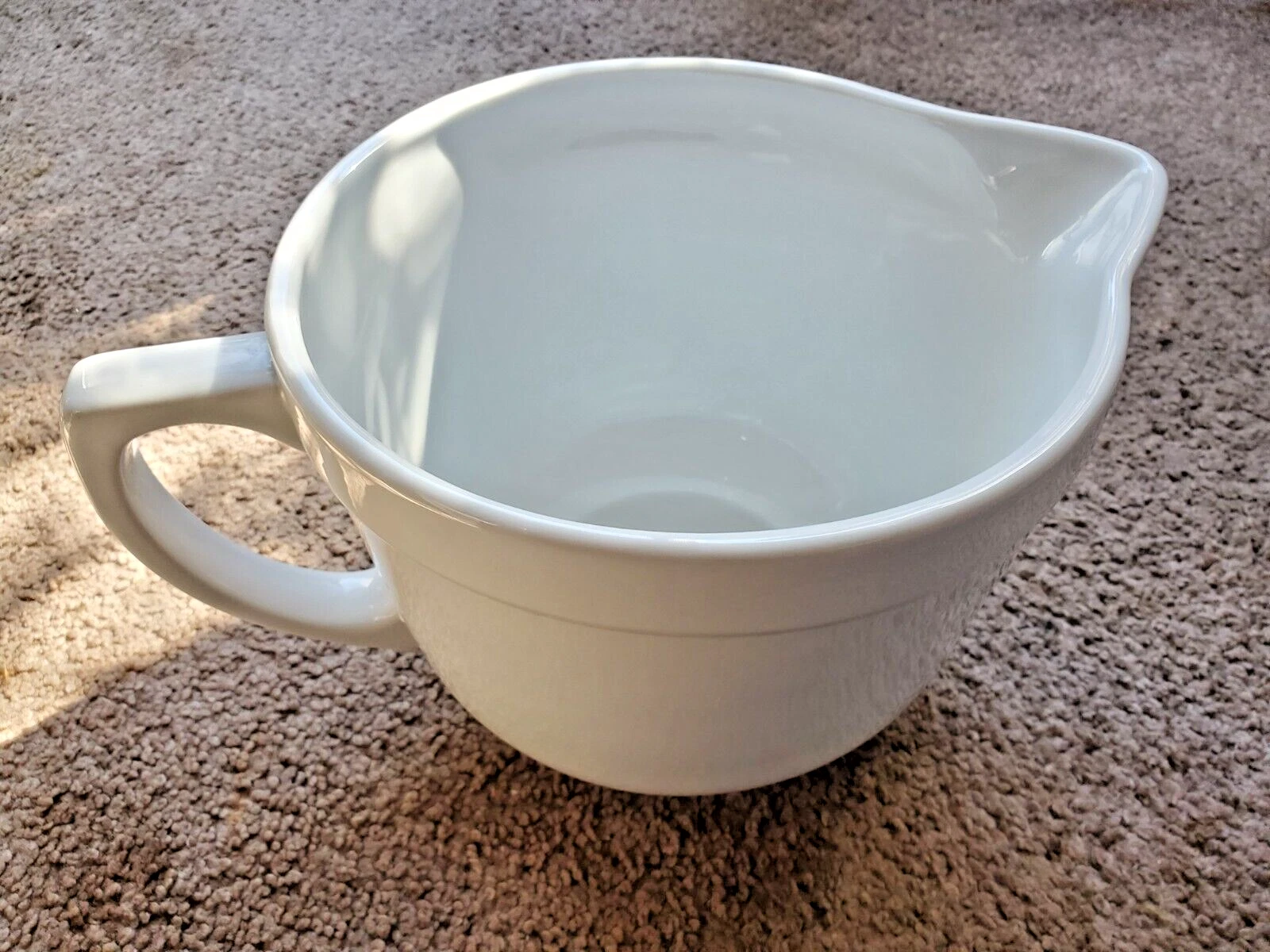 Porcelain Tilted head mixing stand bowl