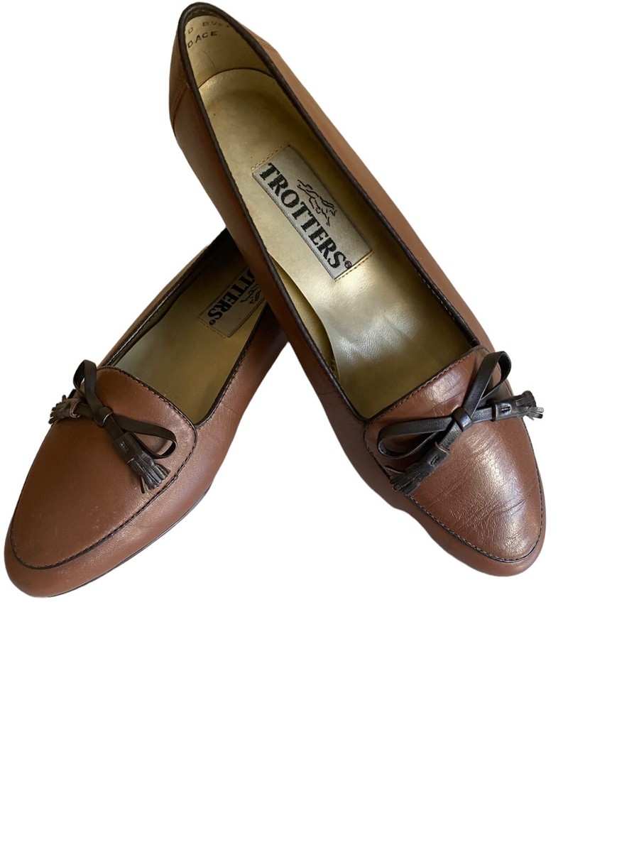 Vintage Women's Trotters Shoes Candace Brown bow loafers