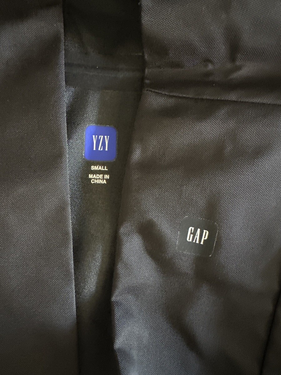 Size Small - Yeezy Gap Engineered by Balenciaga Magnet Size Small - Yeezy Gap Engineered by Balenciaga Magnet