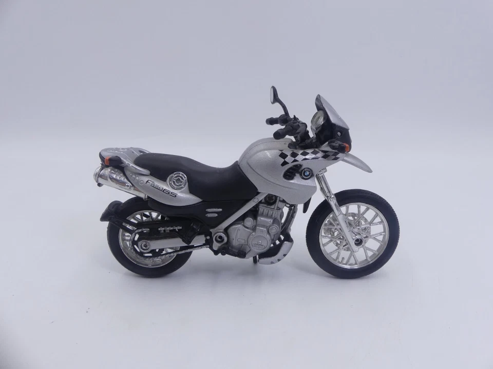 BMW F650GS Metal Grey 1/18 Scale Diecast Motorcycle Model 5" DAMAGED - Image 4 of 4