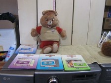 Vintage 1985 Worlds of Wonder Teddy Ruxpin Doll and 4 books/cassetes