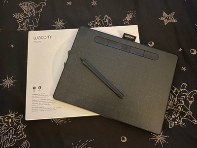 Wacom Intuos Medium Bluetooth Graphics Drawing Tablet (CTL-6100WL)