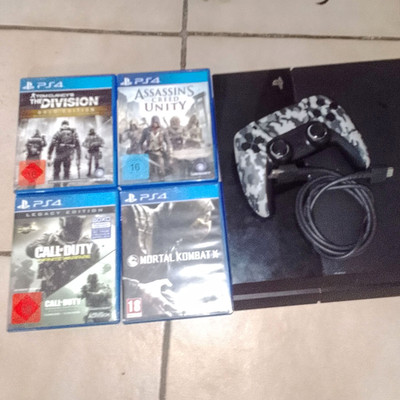 Sony PlayStation 4 Konsole Schwarz Bundle mit Controller, Kabel & 11 PS4 Spielen