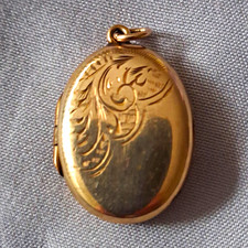 9ct Yellow Gold Oval Photo Locket Pendant, Engraved, No Stone, Jewellery