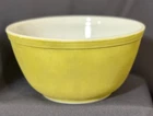 Vintage Pyrex Avocado Green 401 Mixing Bowl 1 1/2 Pt  Verde NO SCRATCHES
