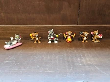 2 TOMS & 4 JERRYS FIGURINES SET