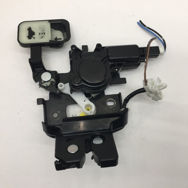 2009 09 Mazda 3 SEDAN 4door Trunk Lid Latch Lock actuator / OEM eBay
