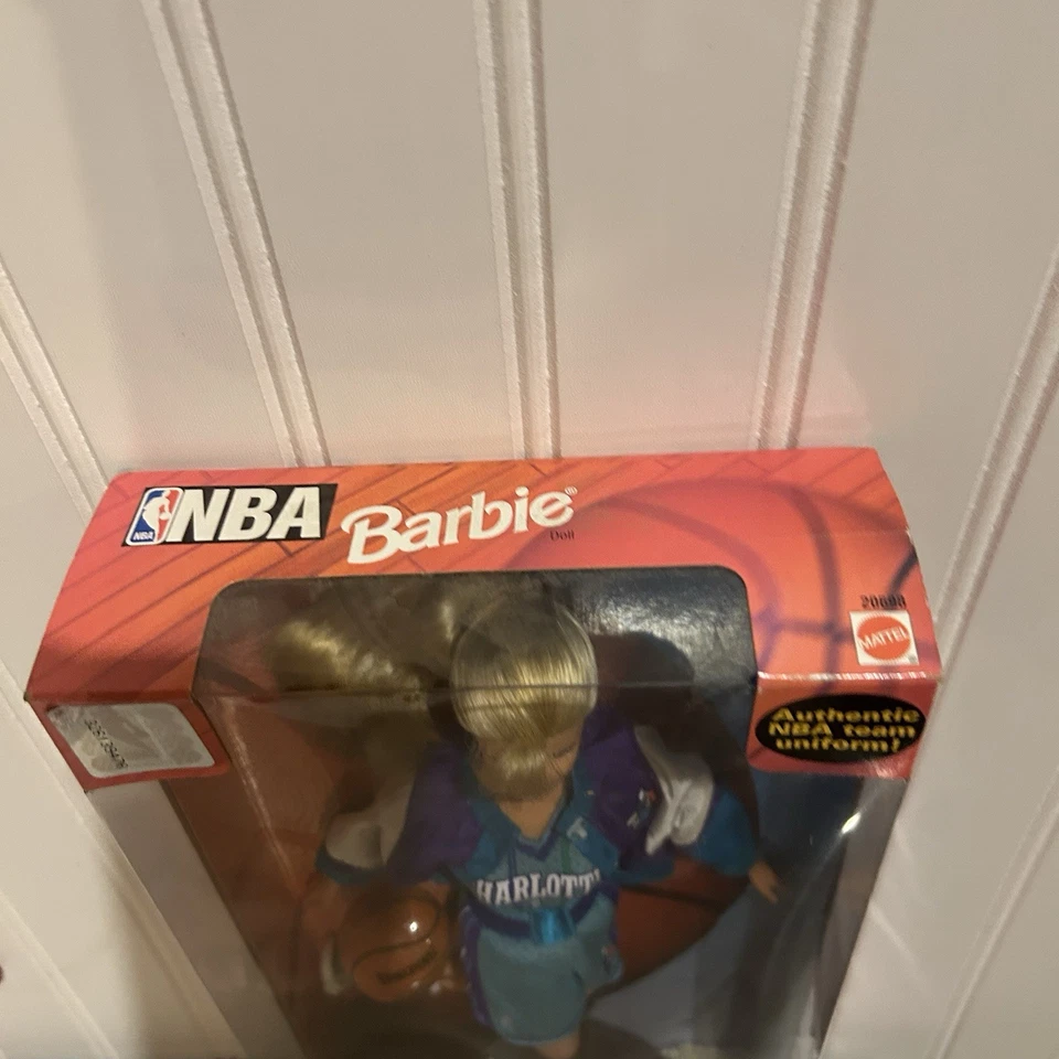 Vintage Barbie NBA Charlotte Hornets Basketball Collectible 1998 Mattel 20698 - Image 4 of 4