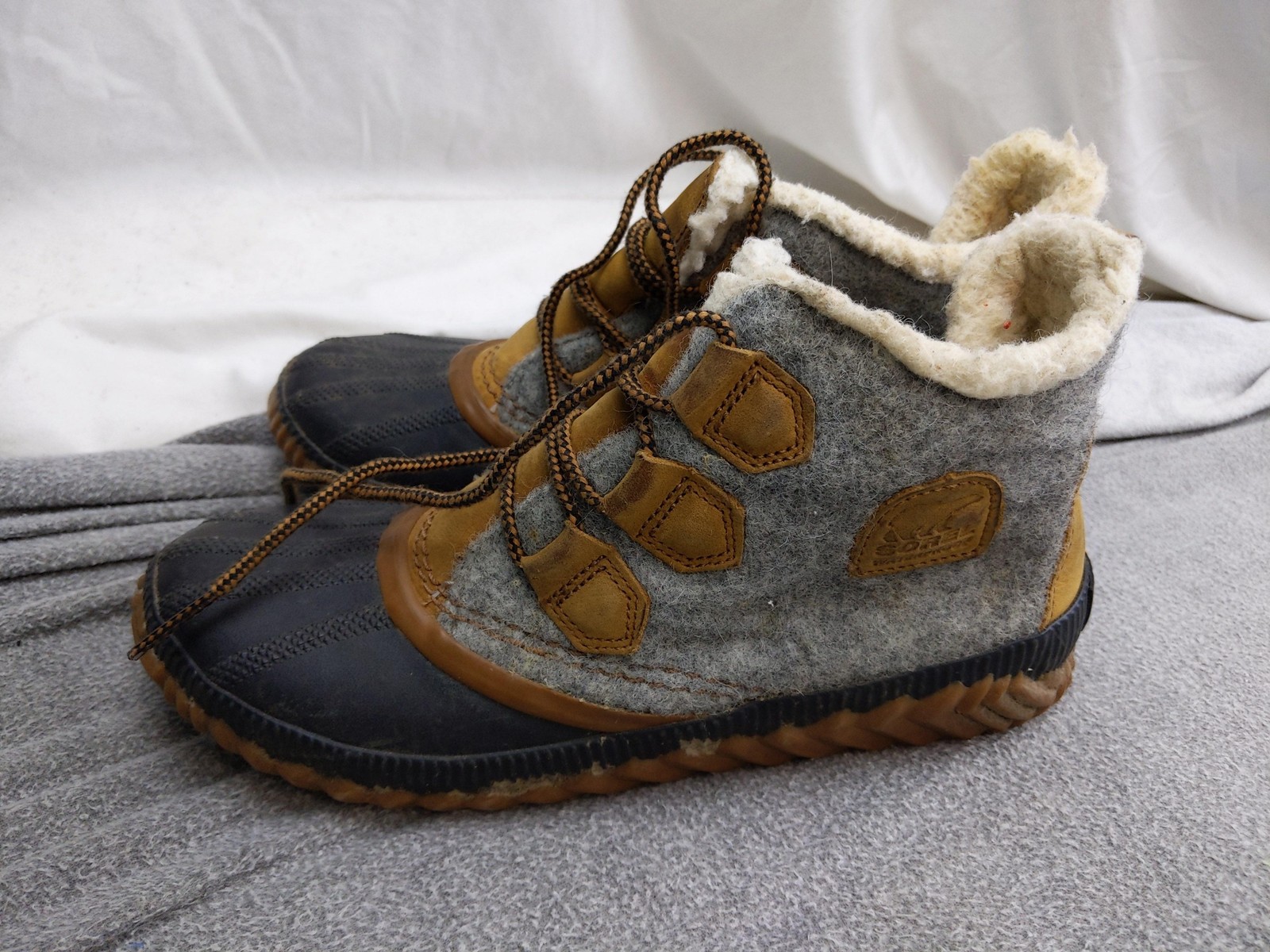 Sorel Snow Boots Womens Size 8 39 Gray Leather Ankle Faux Fur Lace Up NL3150-052-image