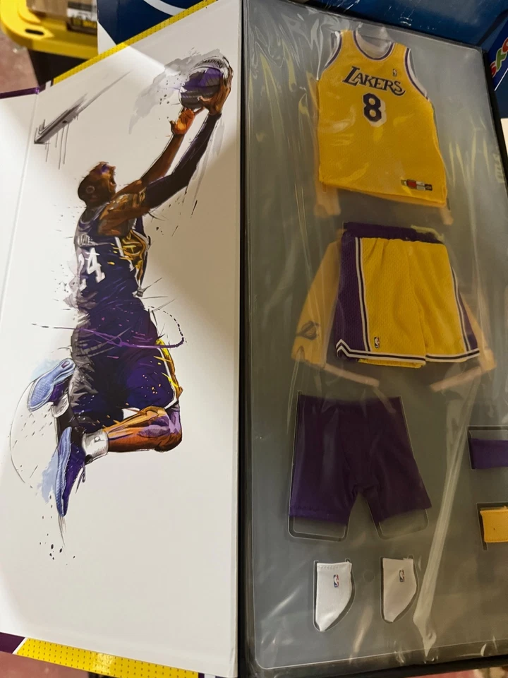 Bonecos Enterbay NBA obra-prima real Kobe Bryant escala 1/6 pacote com dois brinquedos quentes ✅ - Imagem 3 de 3