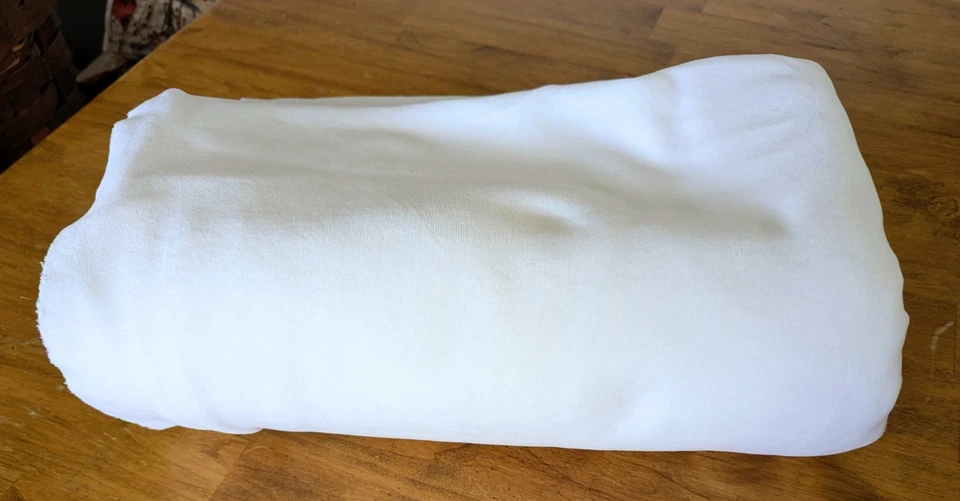 Remanente de tela de ropa deportiva de terciopelo blanco - 2 yardas x 60" de ancho - peso pesado Foto 4 de 4