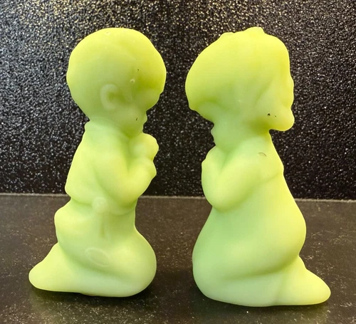 Fenton Satin Green Praying Children Pair – Boy & Girl Figurines – Vintage