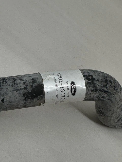 Manguera de calefacción moldeada Ford E2DZ-18472-A NUEVO DE STOCK | 1982-84 Mustang Capri 2,3 L OEM Foto 3 de 4