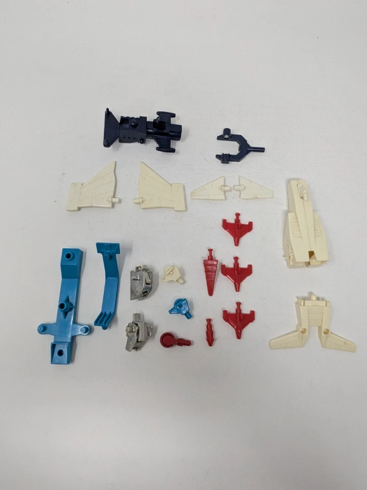 Lote de piezas Micronauts Giant Acroyear incompleto 1977 Mego Foto 3 de 4