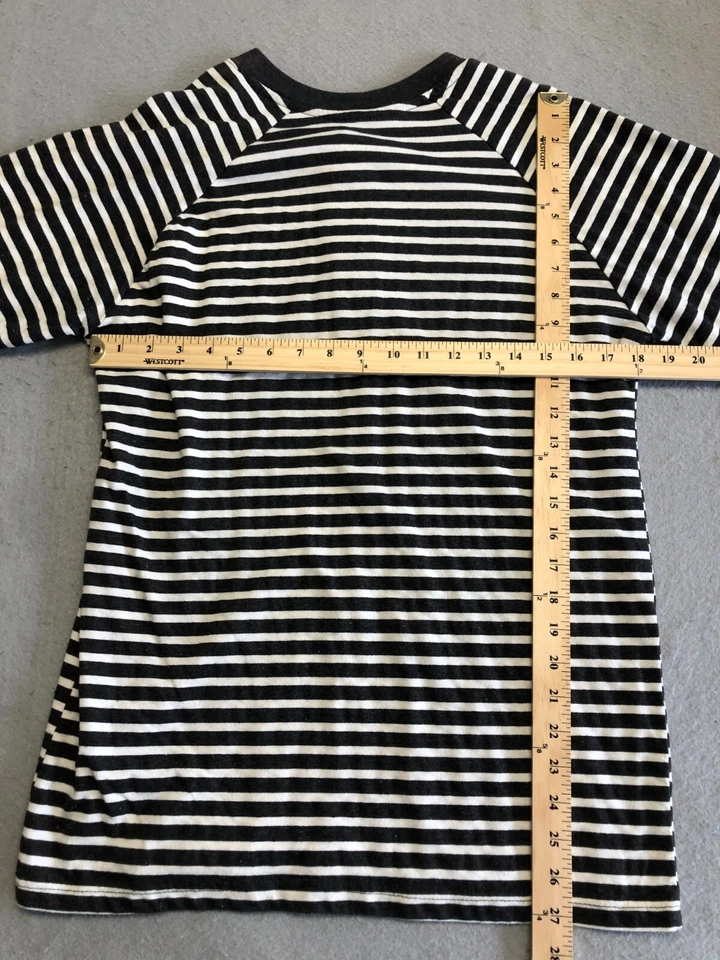 Camiseta básica Revolution para hombre grande gris a rayas Henley Everyday Foto 4 de 4