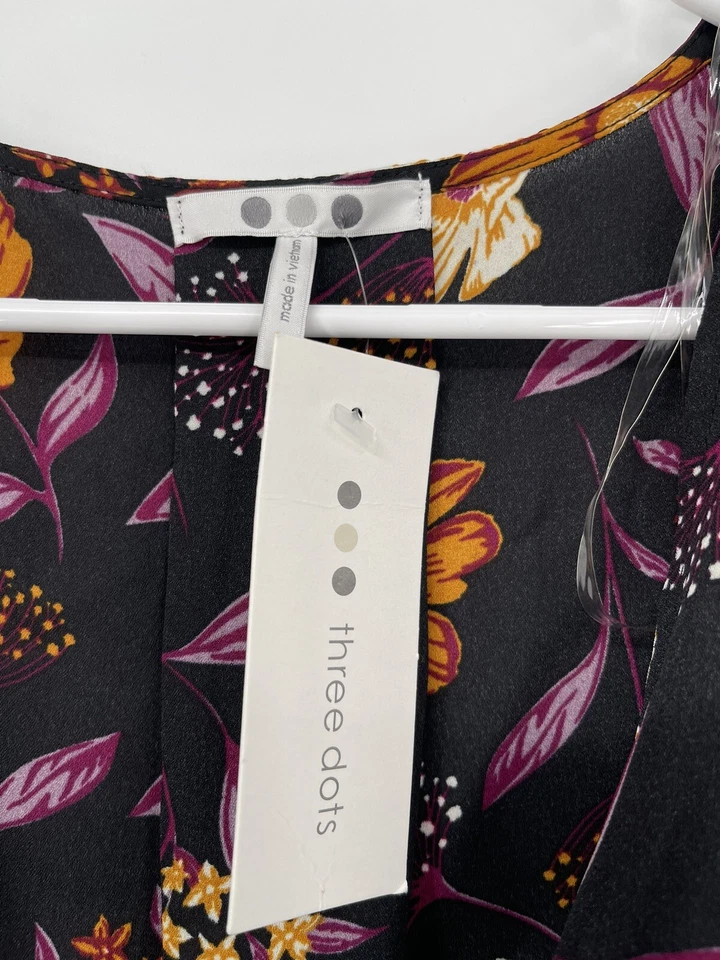 Top sereno para mujer THREE DOTS en negro floral talla pequeña Foto 2 de 4