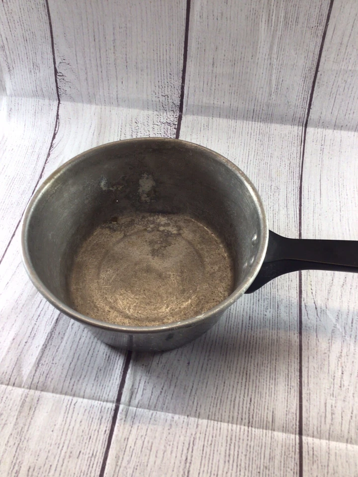 Vintage 6”x3” Metal Aluminum Sauce Pan - Image 2 of 4