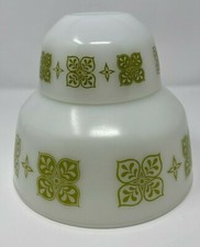 Vintage Anchor Hocking Fire king Dutch Clove pattern set of 2 bowls