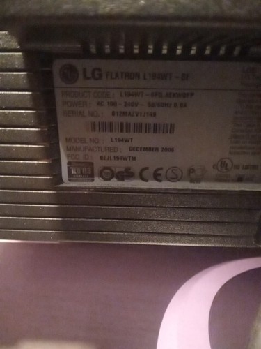 Lg Pc Monitor Flatron Wide size 21inch Tested&Working With A Scratch Vintage - Picture 12 of 15