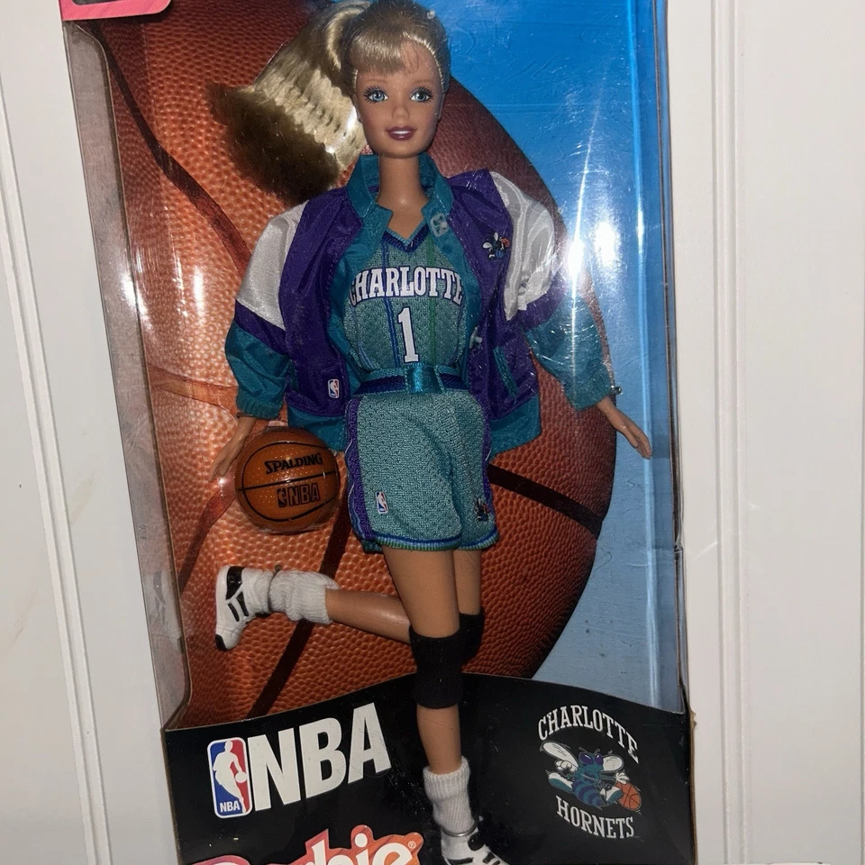 Vintage Barbie NBA Charlotte Hornets Basketball Collectible 1998 Mattel 20698 - Image 2 of 4