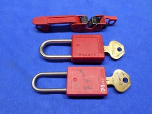 2 MASTER Safety Lockout 401 Locks with Different Keys, 493B Circuit Clamp