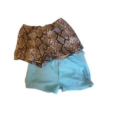2 Pairs of gym shorts child medium EUC