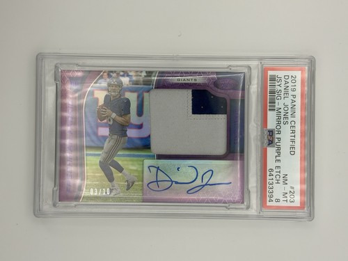 2019 Certified Football Daniel Jones Freshman Fabrics Rookie PatchAuto /10 PSA 8