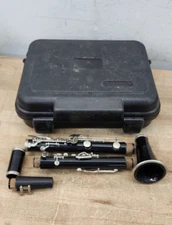 Selmer Model 1401 Musical  Bb Student Clarinet w/ Hard Case **READ**