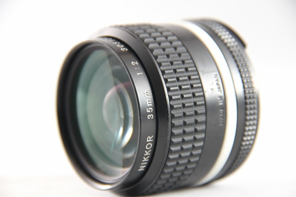 Excellent Nikon Nikkor Ai-s Ais 35mm f/2 f 2 Wide Angle MF
