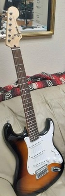 Squier by Fender Stratocaster SSS Hardtail Bridge Tobacco Burst NICE Entry Level