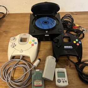 Sega Dreamcast Sports Edition HKT-3020 Console  Cables Controllers VMU Tested