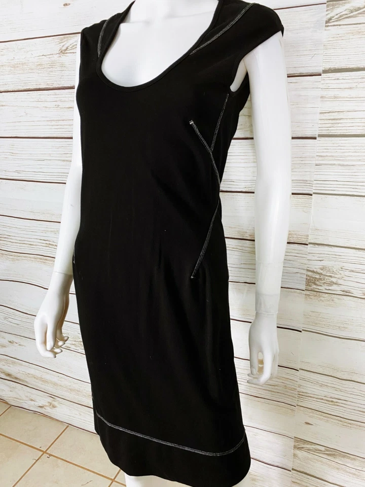 Vestido Studio M para mujer XS negro con costuras blancas cuello redondo hasta la rodilla sin mangas Foto 3 de 4