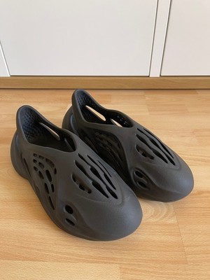 Adidas Yeezy Foam Runner Carbon, Gr. 46/Gr. 11
