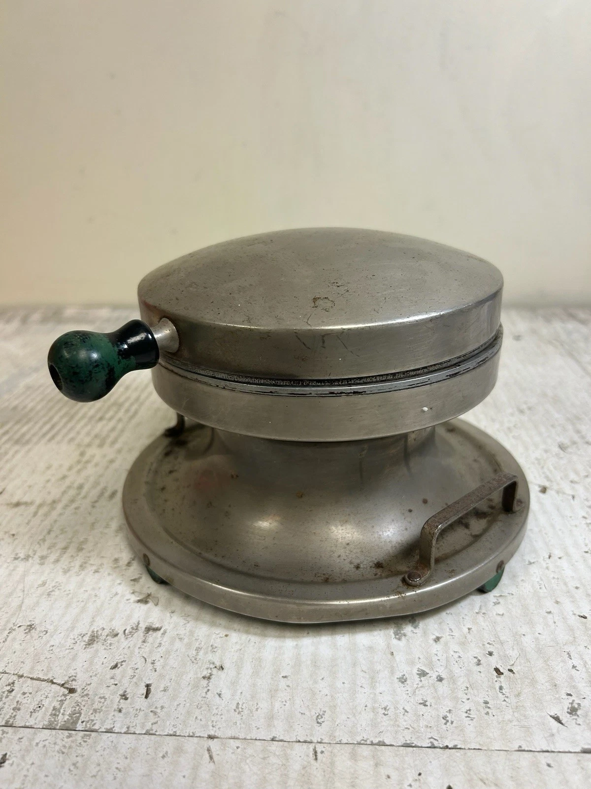 VTG Antique Waffle Iron Maker Art Deco Torrid 1925 Connecticut