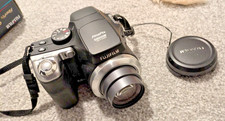 Fujifilm FinePix S8000fd Digital Camera - For Spares or Repair - Faulty Sensor