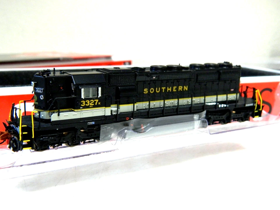 N,Scale Trains SXT33817, SRR SD40-2,hi-hood, DCC, Snd, TRO,#3327k,OB,papers(JDH) - Image 2 of 4