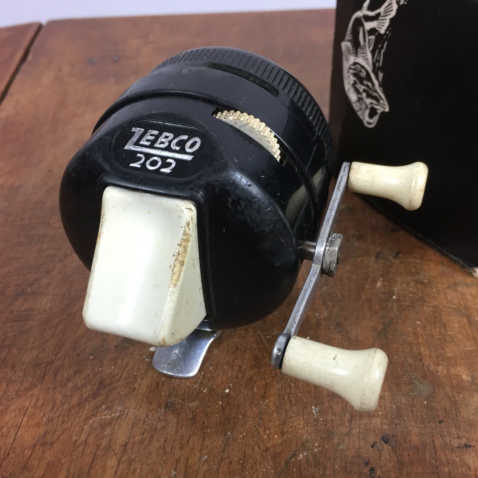 Vintage Zebco 202 - Green Reel