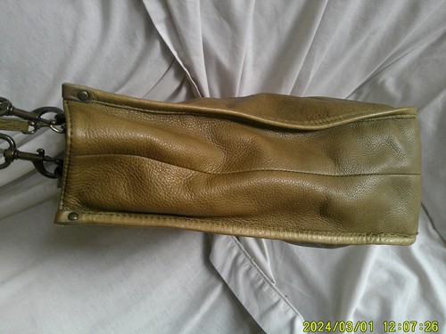 AMERICAN LEATHER CO.OLIVE GREEN LEATHER LARGE DOUBLE STRAP TOTE BAG. NO RED SPEC - Picture 8 of 9