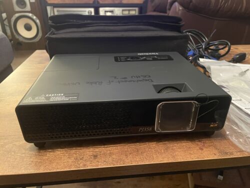 ViewSonic PJ358 XGA 3LCD Projector 2000 Lumens - Picture 6 of 7