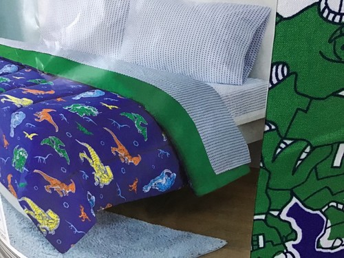 Boys Queen/Full Reversible Animal Comforter/Sheet Set Complementary Bin / Throw - Picture 11 of 11