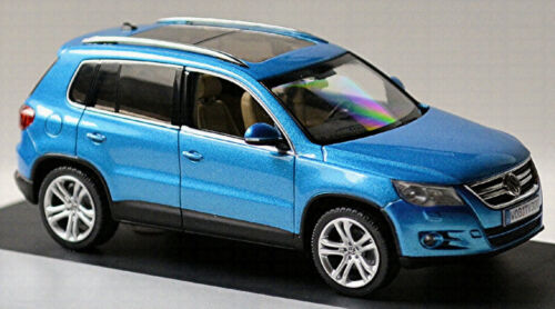 VW Tiguan I Tipo: 5N SUV 2007-11 Azul Claro Catalinablue Metálico 1:43 Schuco - Imagen 3 de 9