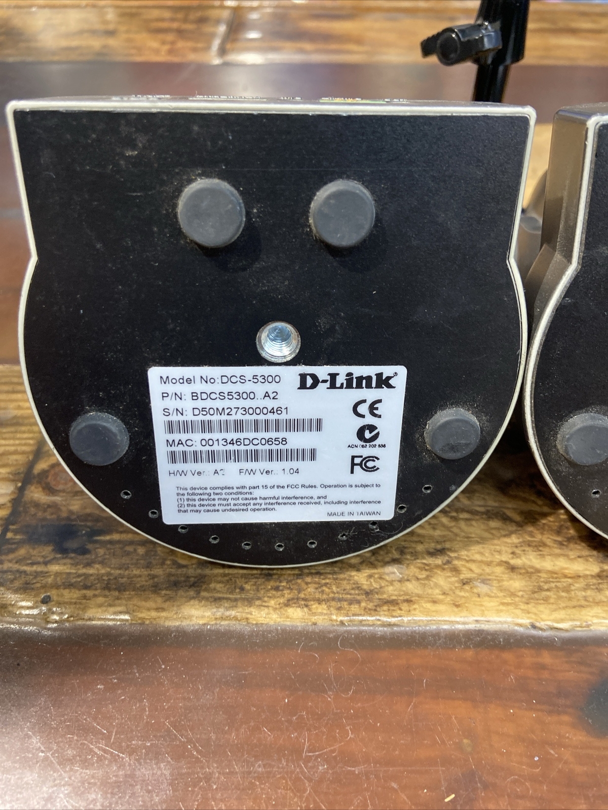 D-Link DCS-5300W 2.4Hz Wireless Pan/Tilt Built In Microphone Security Camera