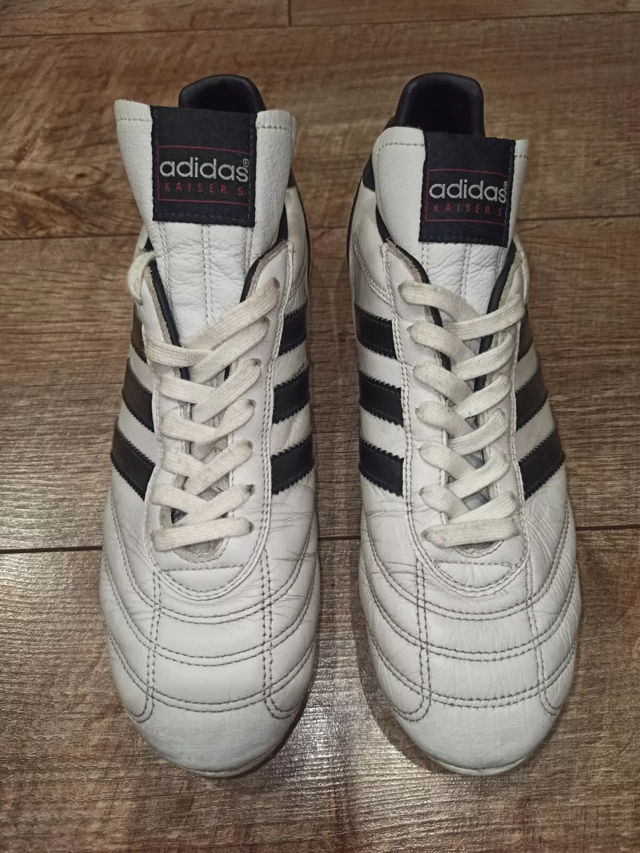 Decathlon adidas kaiser top