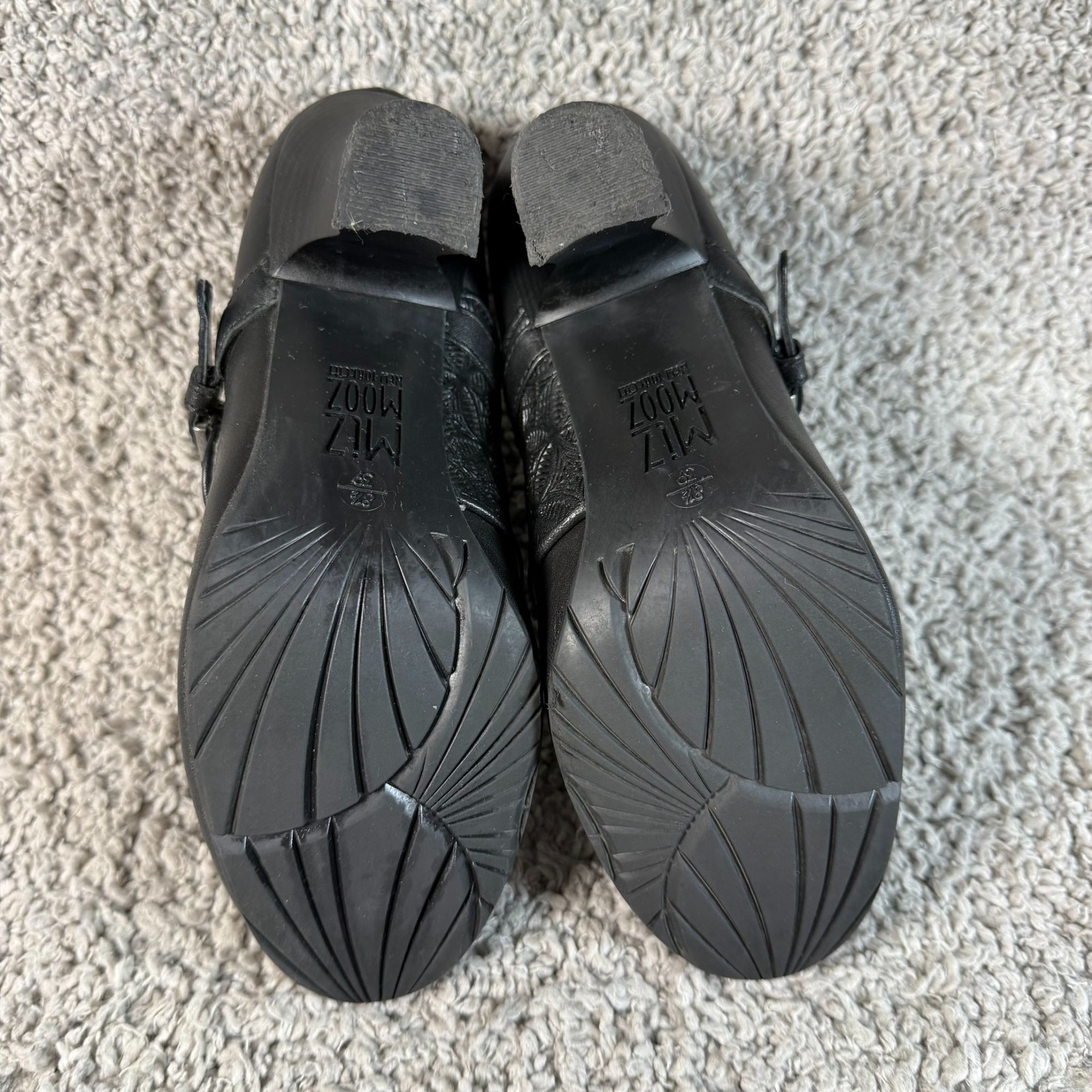 Miz Mooz Black Leather Mary Jane Heels Pumps Embossed Strap Womens 8.5 