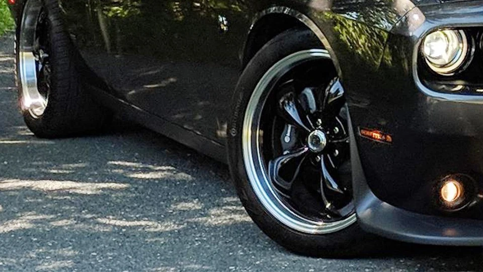 16x7" American Racing Wheels Modern AR105 Torq Thrust M Gloss Black/Machine(S04) Foto 4 de 4