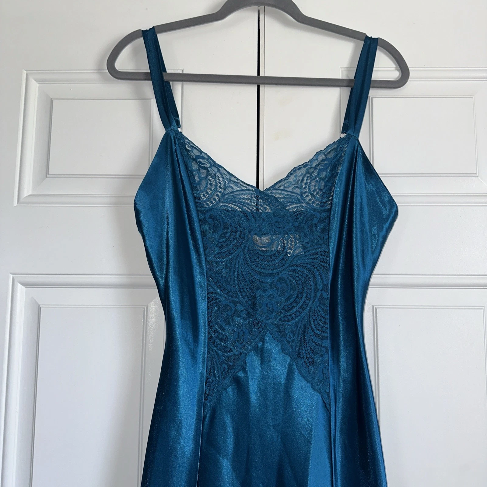 UNDERCOVER Camicia da notte lunga vintage anni 90 Victoria’s Secret slip dress etichetta oro acqua Y2K pizzo