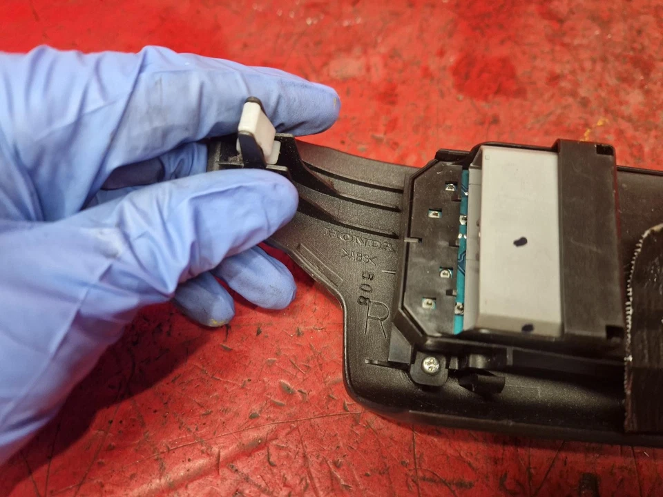 INTERRUPTOR DE VENTANA ELÉCTRICO HONDA CIVIC 2007 4 PUERTAS BERLINA Foto 4 de 4