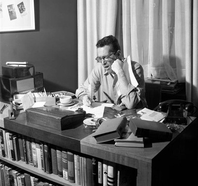 Radio personality Robert Q Lewis at his apartment in the Beverly H- Old Photo 1