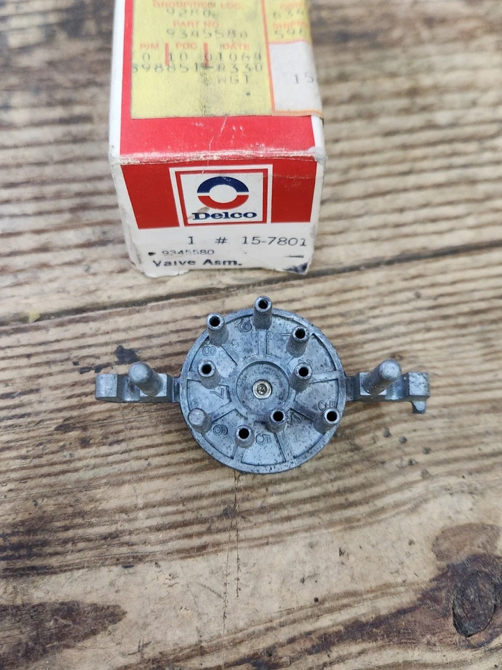 Válvula interruptor de vacío de 8 puertos calentador de aire acondicionado Chevy Buick Olds 1975 nuevo de Lote Antiguo 15-7801 9345580 Foto 2 de 4
