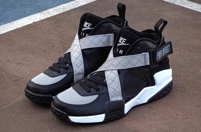 nike air raid black